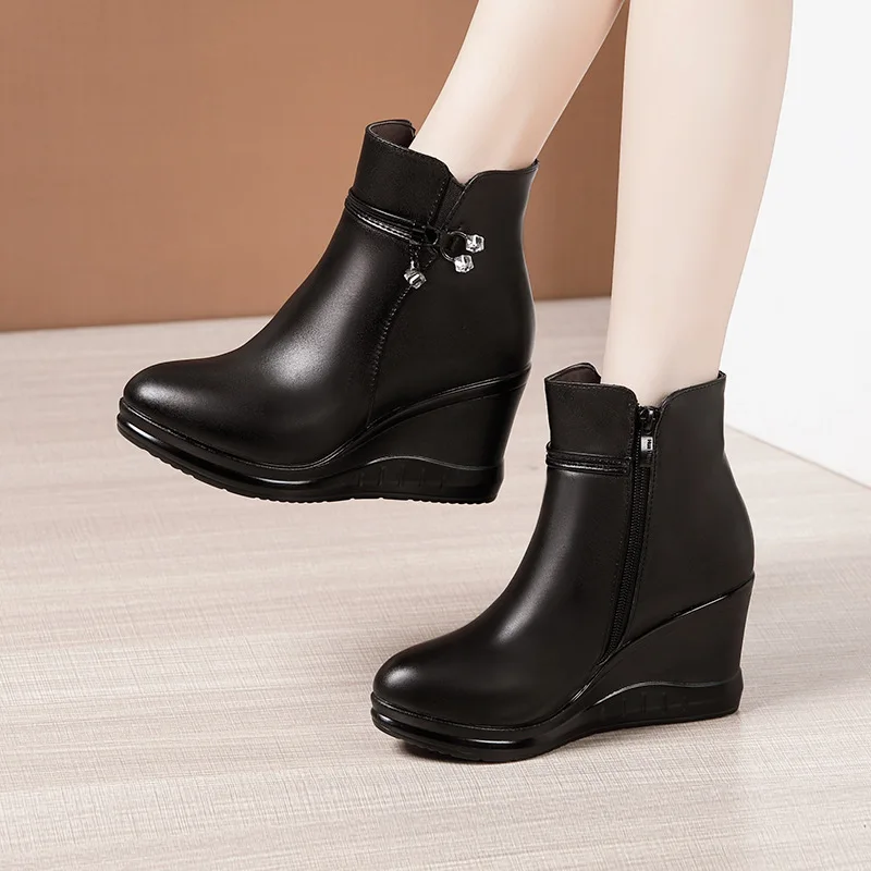Small Big Size 32-43 Quality Crystal Platform Wedges Shoes Ladies Office Boots Fall Winter 2021 High Heels Ankle Leather Boots
Small Big Size 32-43 Quality Crystal Platform Wedges Shoes Ladies Office Boots Fall Winter 2021 High Heels Ankle Leather Boots