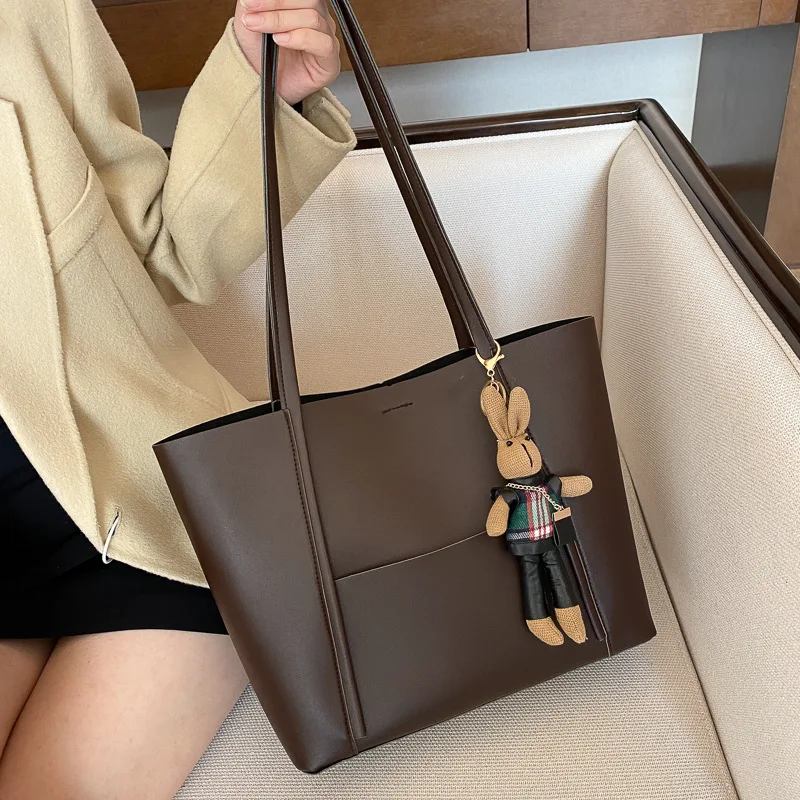 Soft PU Women Tote Underarm Bag Retro Solid Color Handbags Fashion Design Girls Small Shoulder Bags Casual Saddle Bag Plush Do
Soft PU Women Tote Underarm Bag Retro Solid Color Handbags Fashion Design Girls Small Shoulder Bags Casual Saddle Bag Plush Do