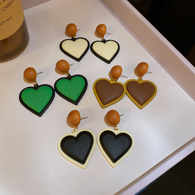 LOVOACC Sweet Romantic Contrast Color Love Heart Dangle Earrings for Women Spray Metal Alloy Statement Earring Party Jewelry
LOVOACC Sweet Romantic Contrast Color Love Heart Dangle Earrings for Women Spray Metal Alloy Statement Earring Party Jewelry