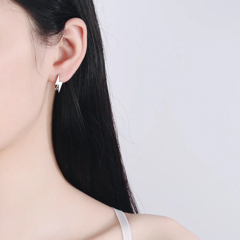 925 Sterling Silver New Woman Fashion Jewelry High Quality Simple Crystal Zircon Black Silver Lightning Earrings 
925 Sterling Silver New Woman Fashion Jewelry High Quality Simple Crystal Zircon Black Silver Lightning Earrings