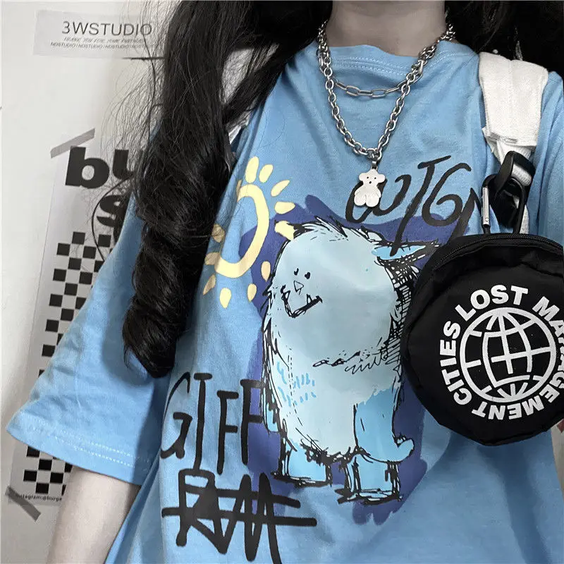 Summer new graffiti print short sleeve T-shirt Korean version loose and versatile Harajuku BF style half sleeve shirt
Summer new graffiti print short sleeve T-shirt Korean version loose and versatile Harajuku BF style half sleeve shirt