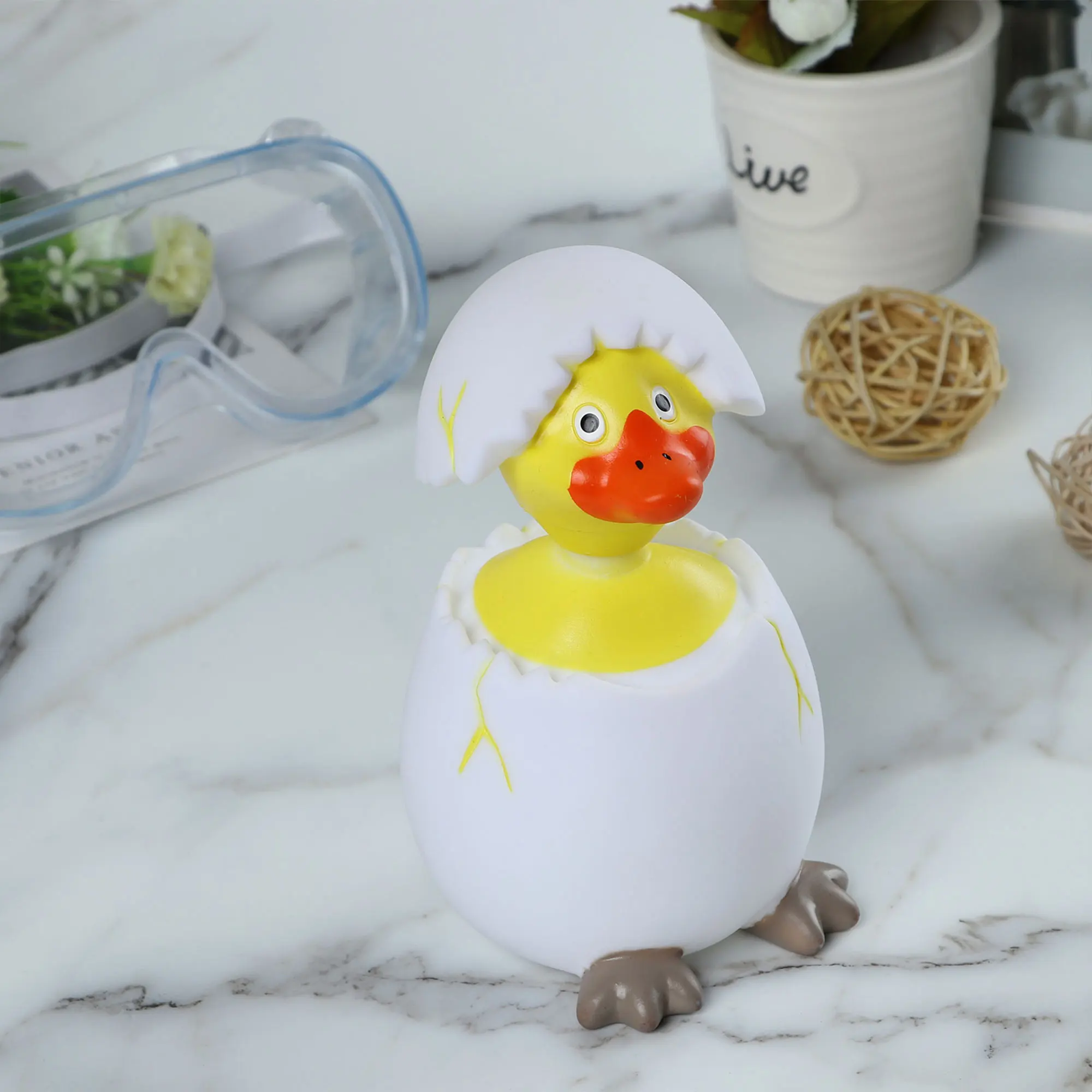 Funny Cartoon Eggshell Duck Squeeze Vent Toy Child Adult Decompression Sound Toy Gift
Funny Cartoon Eggshell Duck Squeeze Vent Toy Child Adult Decompression Sound Toy Gift