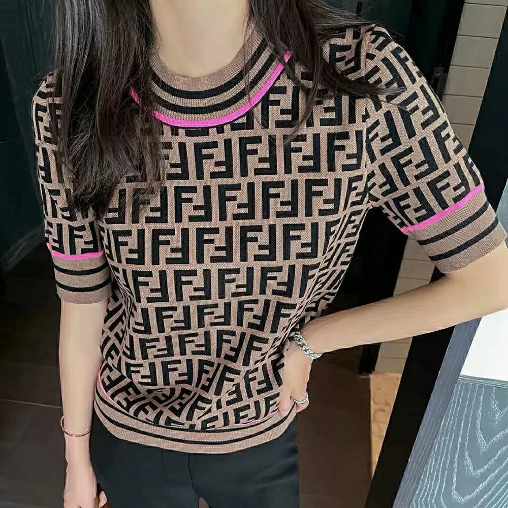2021 new women sweater T-Shirt summer knnited short sleeves elegant all-match thin women high quality wear classic fashion tops
2021 new women sweater T-Shirt summer knnited short sleeves elegant all-match thin women high quality wear classic fashion tops