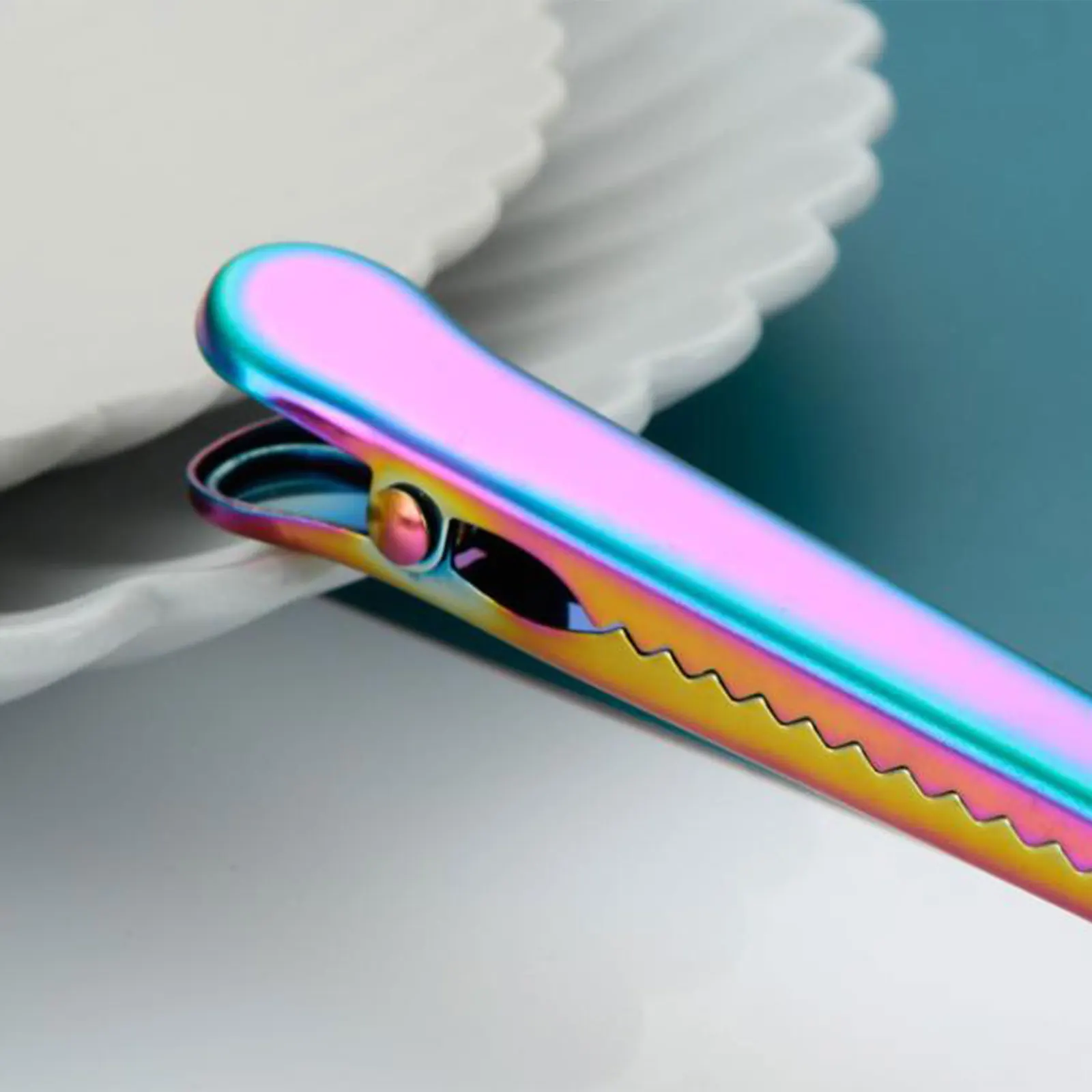 Colorful Stainless Steel Spoon with Sealing Clip Keep Fresh Dual Purpose Measuring Accessory 
Colorful Stainless Steel Spoon with Sealing Clip Keep Fresh Dual Purpose Measuring Accessory