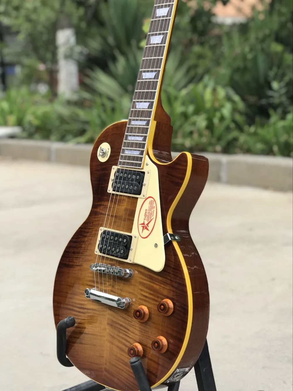 Custom shop.Tiger Flame Standard Electric Guitar.Mahogany body Standard gitaar. Rosewood fingerboard guitarra.real photos
Custom shop.Tiger Flame Standard Electric Guitar.Mahogany body Standard gitaar. Rosewood fingerboard guitarra.real photos