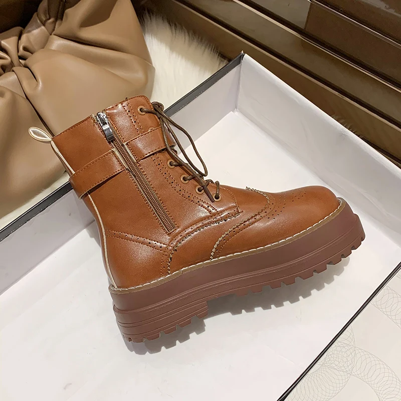Martin Boots Women's British Style Brock Short Boots 2020 Autumn New Belt Buckle Thick-soled Motorcycle Boots
Martin Boots Women's British Style Brock Short Boots 2020 Autumn New Belt Buckle Thick-soled Motorcycle Boots