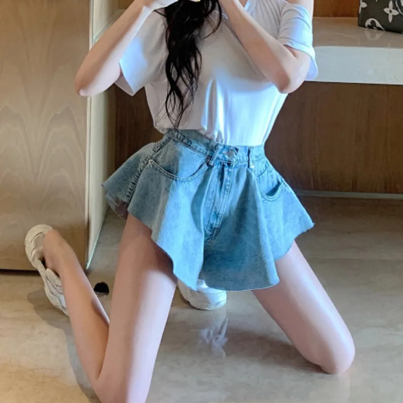 Women Light Blue Denim All Match Slim Wide Leg Shorts New High Waist Loose Trousers Fashion Tide Spring Summer 2021 Z580
Women Light Blue Denim All Match Slim Wide Leg Shorts New High Waist Loose Trousers Fashion Tide Spring Summer 2021 Z580