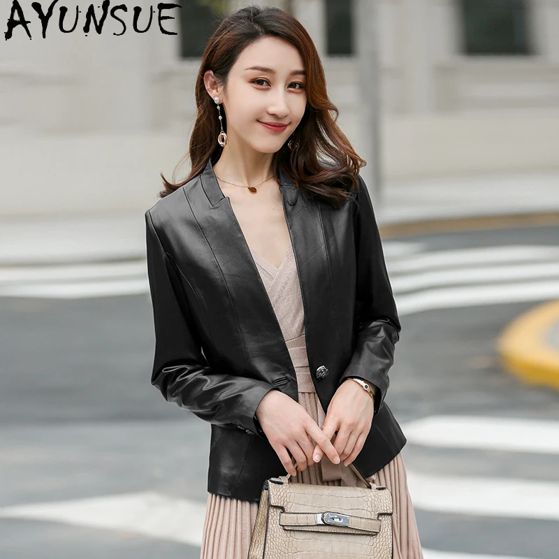 AYUNAUE Women's Genuine Leather Jacket 2020 Spring Autumn Sheepskin Coat for Women Casual Leather Blazer Korean Veste Femme 758
AYUNAUE Women's Genuine Leather Jacket 2020 Spring Autumn Sheepskin Coat for Women Casual Leather Blazer Korean Veste Femme 758