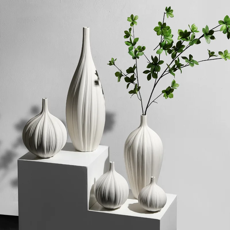 Simple And Creative Simple And Elegant Ceramic Vase Decoration Dried Flower Flower Arrangement Chinese Style Living Room Dining
Simple And Creative Simple And Elegant Ceramic Vase Decoration Dried Flower Flower Arrangement Chinese Style Living Room Dining