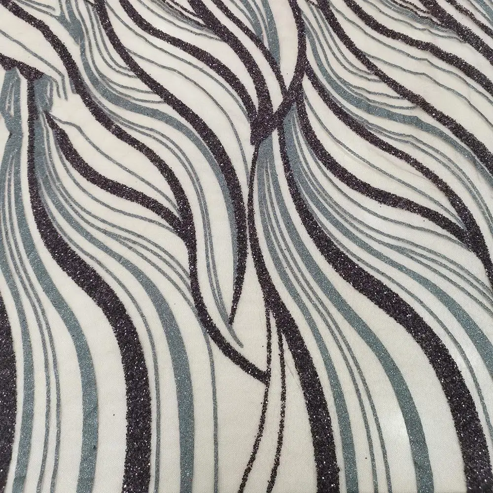 Роскошная французская новейшая блестящая кружевная ткань фиолетового, серебряного цвета с блестками для вечернего платья, африканская ткань с блестками из 100% полиэстера
Роскошная французская новейшая блестящая кружевная ткань фиолетового, серебряного цвета с блестками для вечернего платья, африканская ткань с блестками из 100% полиэстера