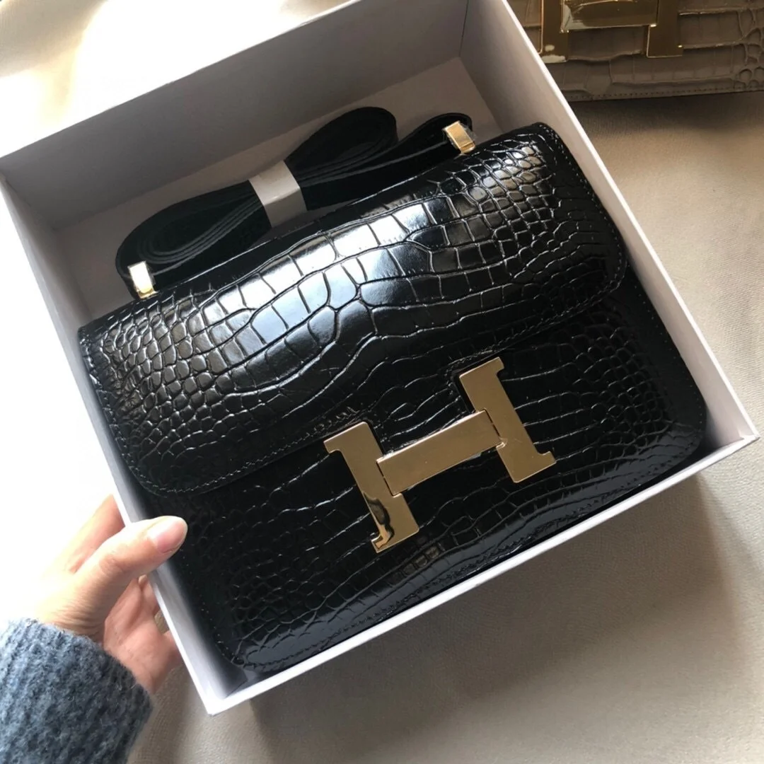 Genuine Leather crocodile pattern stewardess bag,single shoulder Bag,female bag,Messenger Bag,woman bgs,lady bag,women bag
Genuine Leather crocodile pattern stewardess bag,single shoulder Bag,female bag,Messenger Bag,woman bgs,lady bag,women bag
