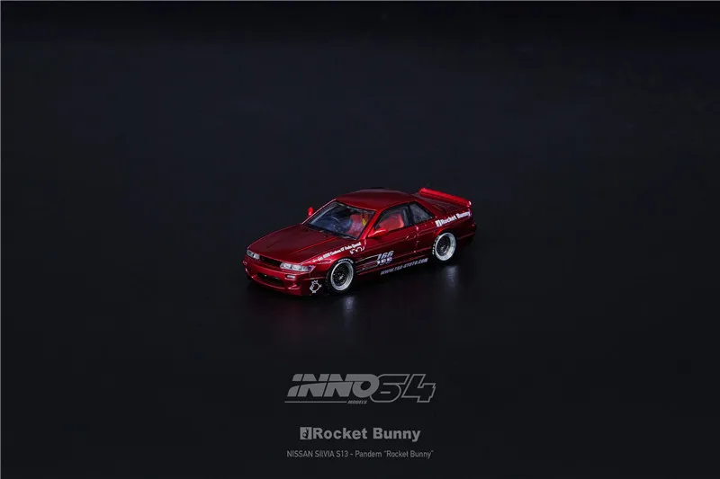 Модель автомобиля INNO 1:64 NISSAN SILVIA S13 пандем ракета кролик V1 цвет красный/серый |