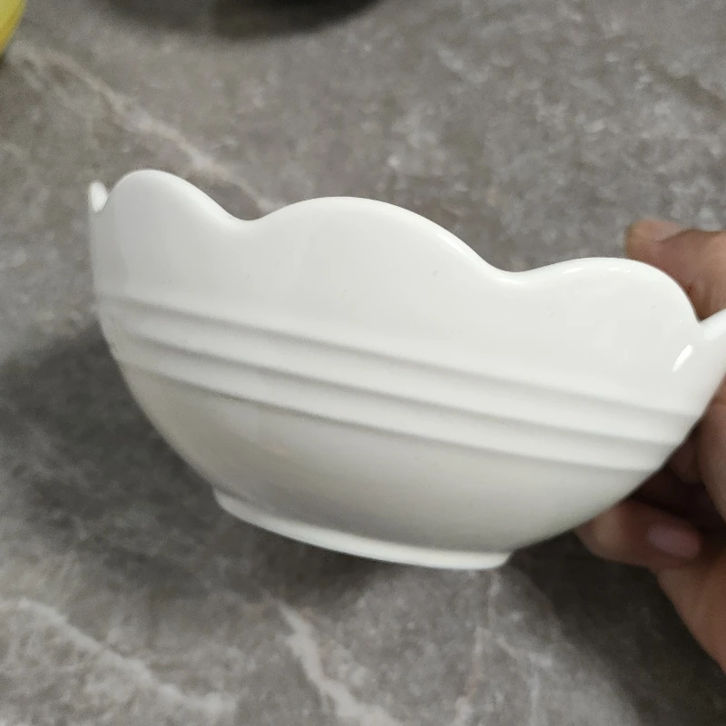 Japanese style 14CM lotus bowl gradient color breakfast bowl ceramic salad bowl cute dessert salad bowl household tableware
Japanese style 14CM lotus bowl gradient color breakfast bowl ceramic salad bowl cute dessert salad bowl household tableware