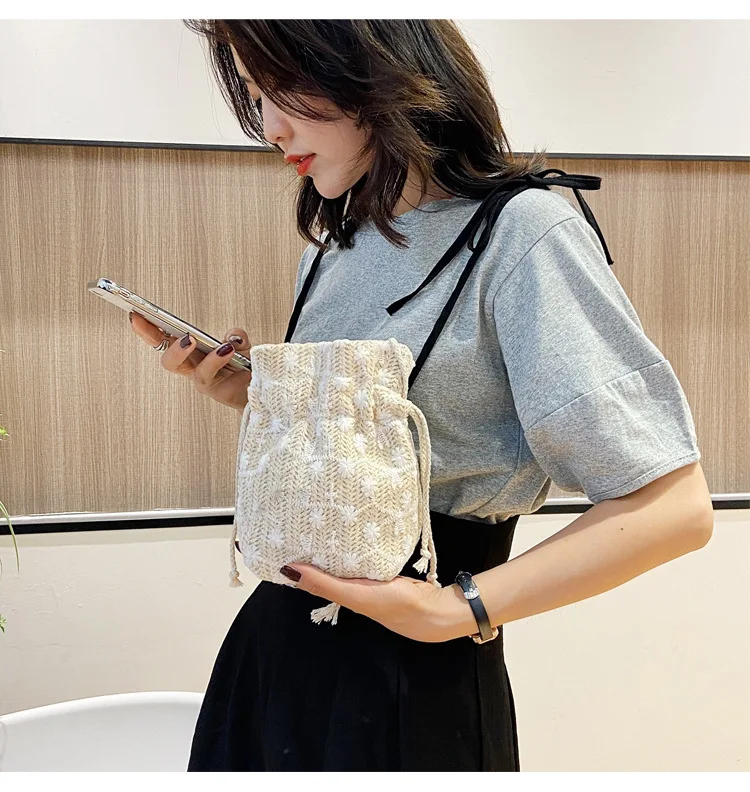 Fashion Small Shoulder Bags Women Beach Straw Woven Flower Embroidery Bags Ladies Lace Crossbody Handbags for Travel
Fashion Small Shoulder Bags Women Beach Straw Woven Flower Embroidery Bags Ladies Lace Crossbody Handbags for Travel