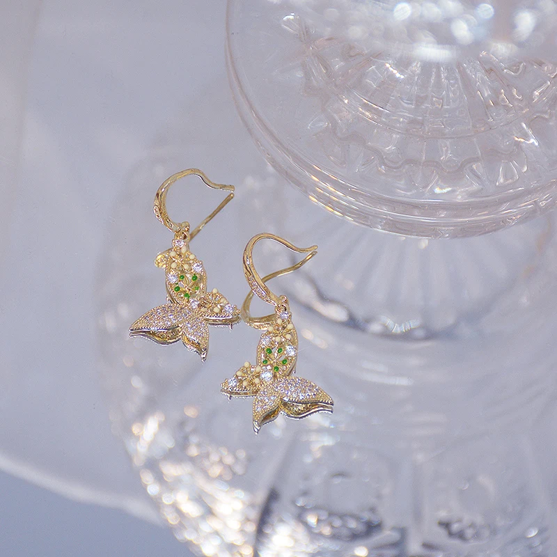 Vintage Exquisite 14k Real Gold Butterfly Petal Design Sense Earrings for Women Luxury AAA Zircon Stud S925 Silver Needle Gift
Vintage Exquisite 14k Real Gold Butterfly Petal Design Sense Earrings for Women Luxury AAA Zircon Stud S925 Silver Needle Gift