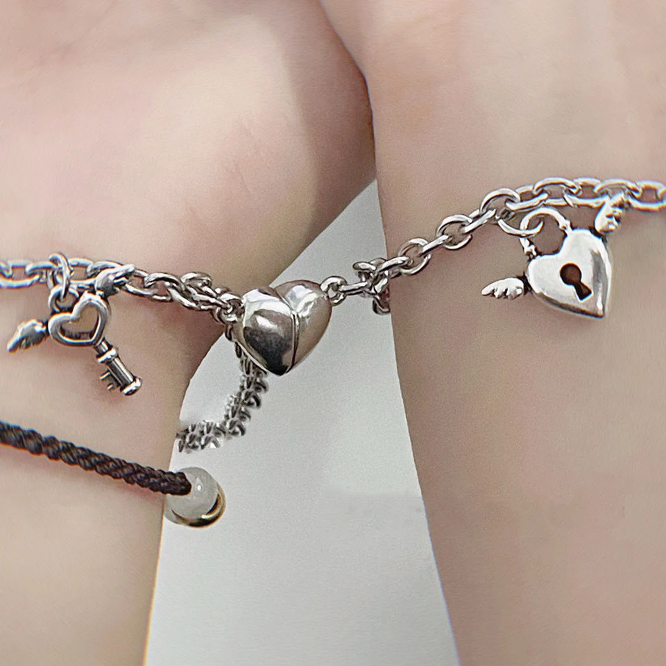 2pcs Heart Magnet Pendant Couple Bracelet for Women Men Charm Jewelry Stainless Steel Chain Bracelet Lover Gift
2pcs Heart Magnet Pendant Couple Bracelet for Women Men Charm Jewelry Stainless Steel Chain Bracelet Lover Gift