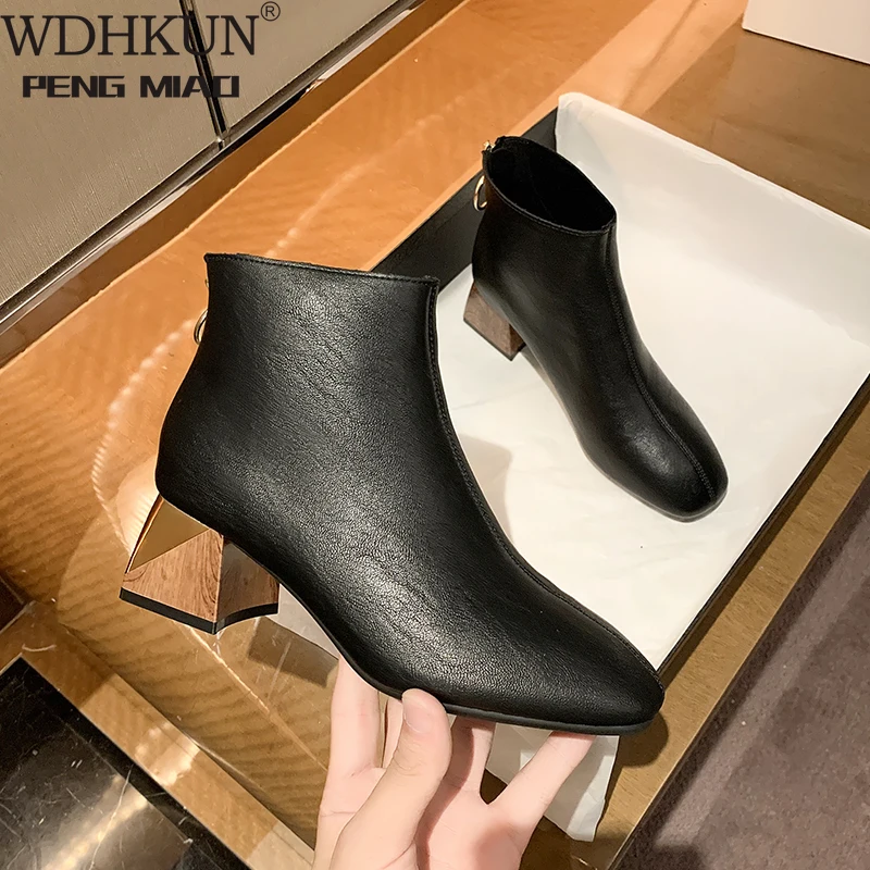 Ботильоны женские из натуральной кожи, синие, черные, с квадратным носком, на высоком каблуке 6 см, Осень-зима, 2021 
Ботильоны женские из натуральной кожи, синие, черные, с квадратным носком, на высоком каблуке 6 см, Осень-зима, 2021