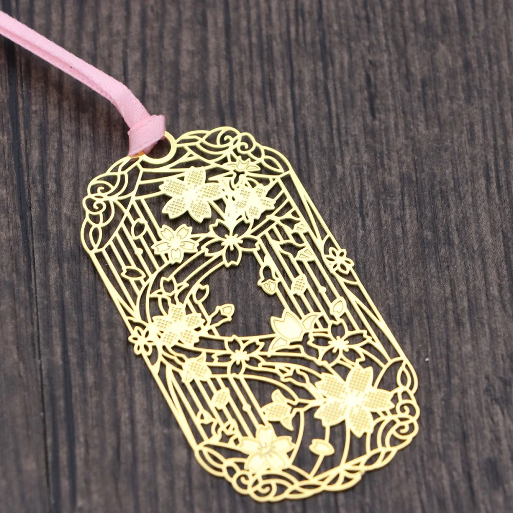 8Pcs Creative Hollow Metal Bookmarks with Ribbon Gifts Stationery Party Favors
8Pcs Creative Hollow Metal Bookmarks with Ribbon Gifts Stationery Party Favors