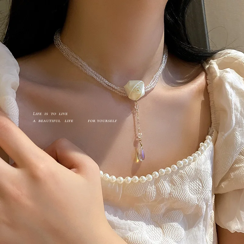 

Korean Fashion Design Sense Niche Small Fragrance Style Retro Camellia Necklace Clavicle Chain Adjustable Length Necklace Female