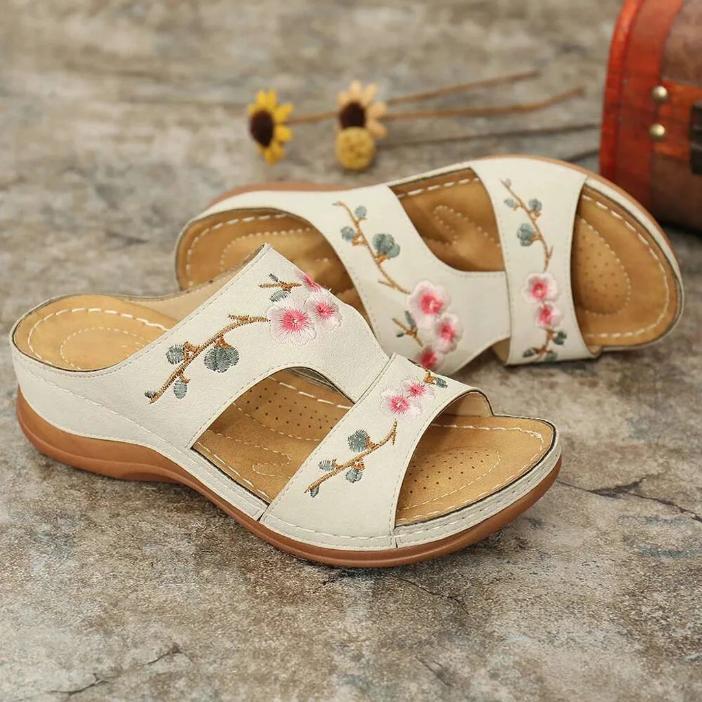 Sandals Women Slippers Flower Platform Colorful Ethnic Flat Shoes Woman Comfortable Casual Fashion Sandals Female
Sandals Women Slippers Flower Platform Colorful Ethnic Flat Shoes Woman Comfortable Casual Fashion Sandals Female