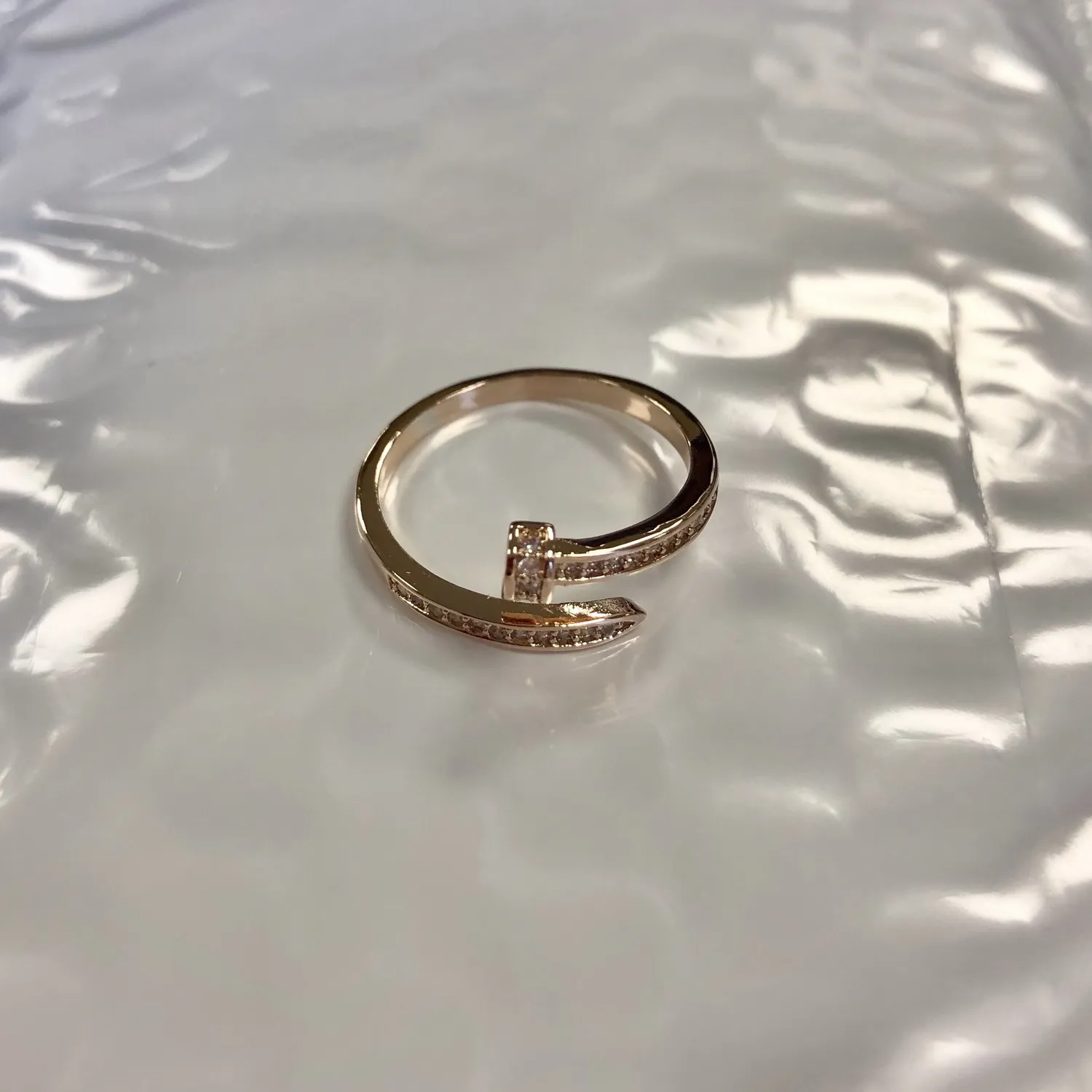 Zircon Nail Rings Luxury Woman Brand Style Crystal Ring Jewelry Adjustable Free Size Best Gift for Friends
Zircon Nail Rings Luxury Woman Brand Style Crystal Ring Jewelry Adjustable Free Size Best Gift for Friends