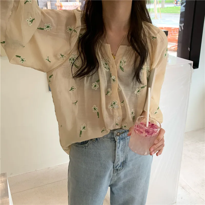 HziriP 2021 New Summer Hot Print Embroidery Long Shirt Open Stitch Floral Sun Protection Temperament Blouse Fashion Elegant
HziriP 2021 New Summer Hot Print Embroidery Long Shirt Open Stitch Floral Sun Protection Temperament Blouse Fashion Elegant