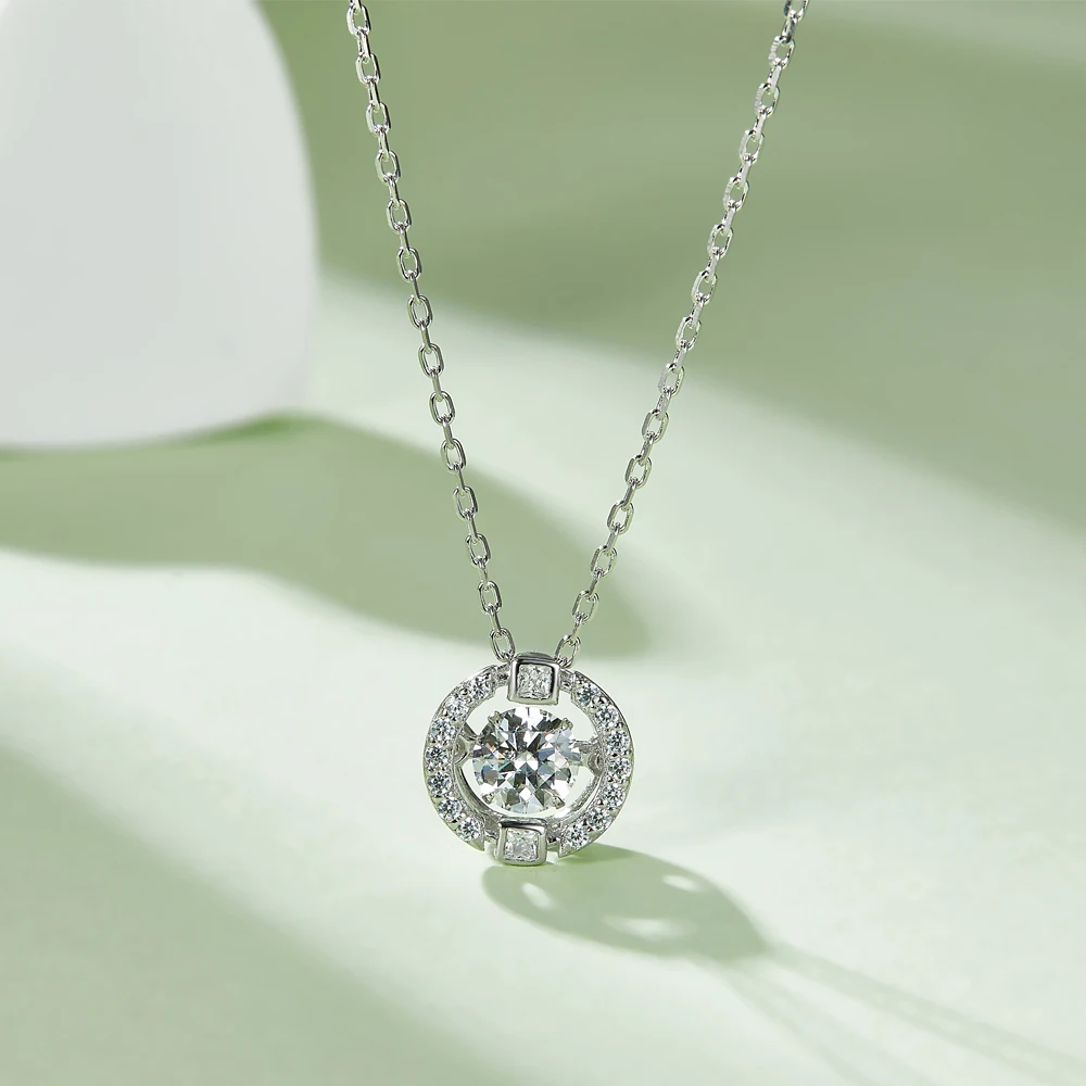 

Ожерелье JOVOVASMILE с кулоном из муассанита 0,5 карат, D цвета, для помолвки, свадьбы, подарка на день рождения для женщин, однотонное серебро 925 про...