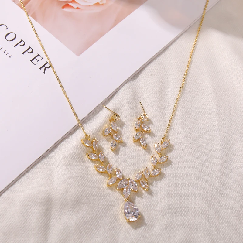 Bridal Accessories Wedding Accessories Golden Fashion Ladies Necklace Elegant Ladies Earrings Prom Gift Holiday Gift Ornaments
Bridal Accessories Wedding Accessories Golden Fashion Ladies Necklace Elegant Ladies Earrings Prom Gift Holiday Gift Ornaments