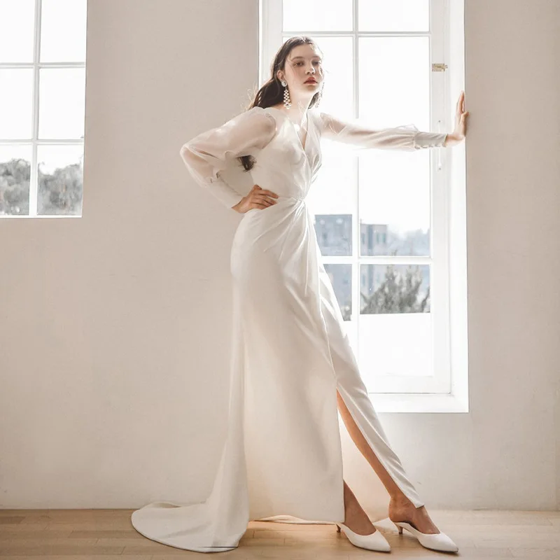 Simple V Neck Long Sleeve Wedding Dress Sexy High Split Little Trailing Princess Bridal Gown Slim Wedding Party Gown 
Simple V Neck Long Sleeve Wedding Dress Sexy High Split Little Trailing Princess Bridal Gown Slim Wedding Party Gown