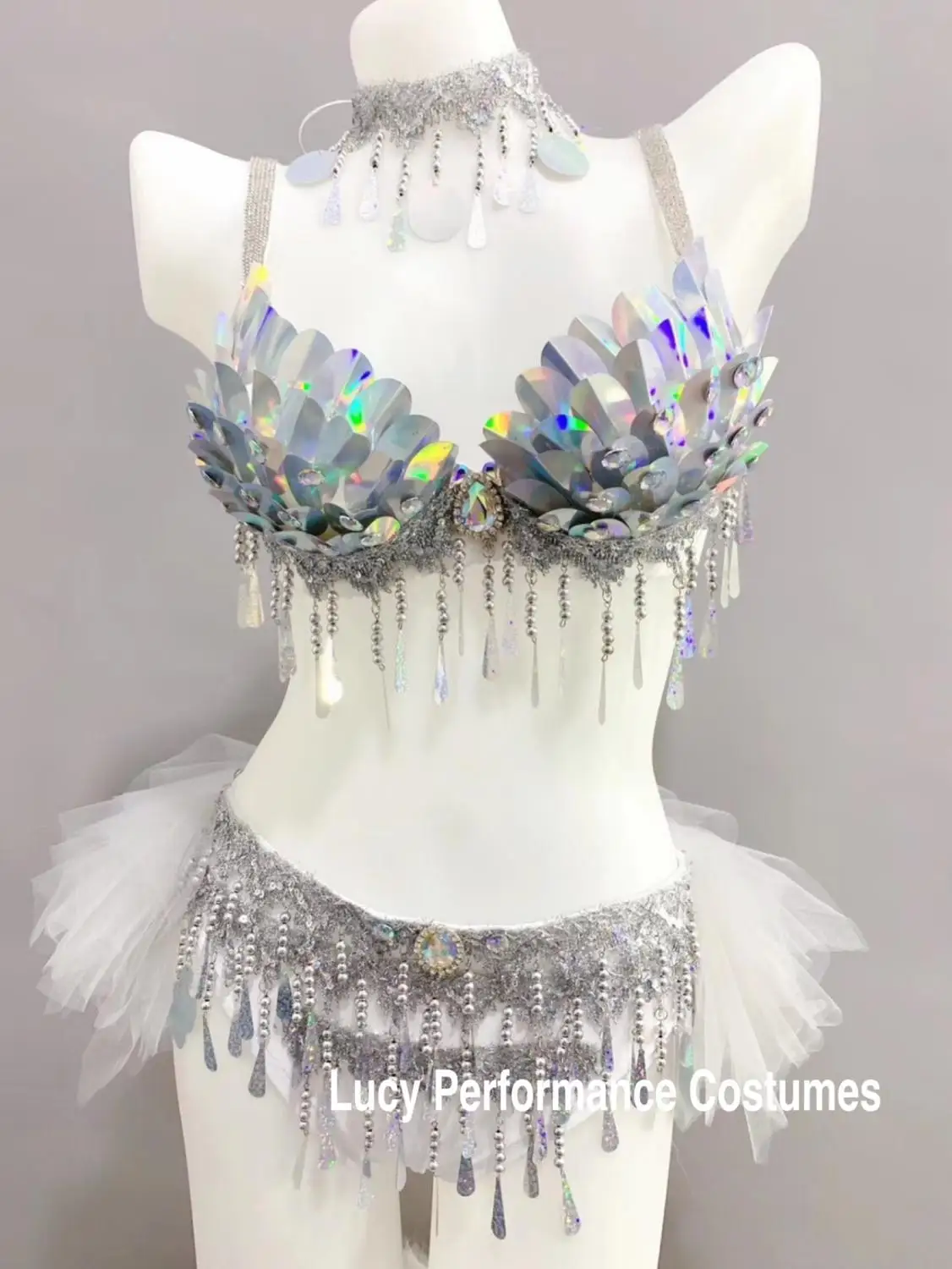 Silver Sequins Beading Bra Shorts Sexy Bikini Women 2 Pieces Set Bar Club DJ Female Singer Pole Dance Costume Party Stage Wears
Silver Sequins Beading Bra Shorts Sexy Bikini Women 2 Pieces Set Bar Club DJ Female Singer Pole Dance Costume Party Stage Wears