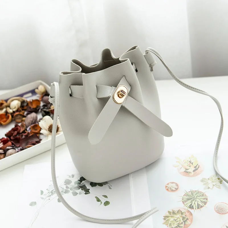 SHYAA Summer Small Bag Female Summer New Wave Handbag Shoulder Bag Korean Fashion Wild Diagonal Bucket Crossbody Bag
SHYAA Summer Small Bag Female Summer New Wave Handbag Shoulder Bag Korean Fashion Wild Diagonal Bucket Crossbody Bag