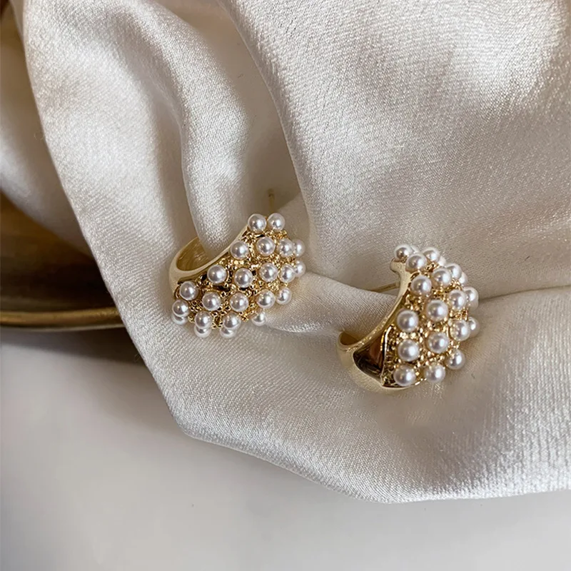 Zeojrlly Vintage Pearl Round Women Hoop Earrings C-shaped Earrings Retro Fashion Ins Earrings Simple Female Jewelry
Zeojrlly Vintage Pearl Round Women Hoop Earrings C-shaped Earrings Retro Fashion Ins Earrings Simple Female Jewelry