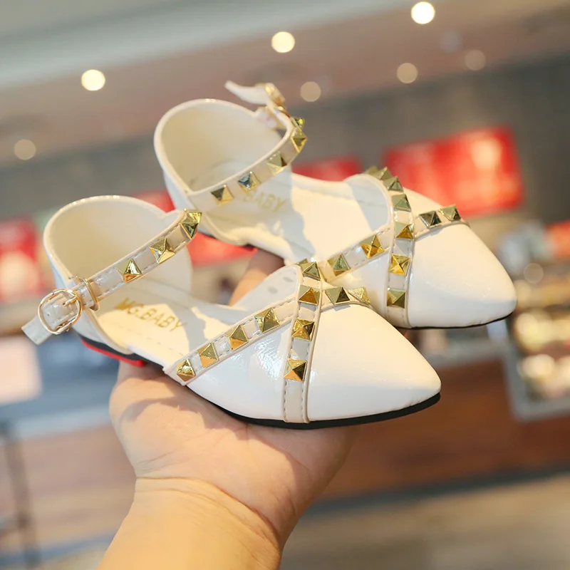 2021 spring summer new Korean girls sandals children rivets flat shoes fashion princess shoes wild Hasp
2021 spring summer new Korean girls sandals children rivets flat shoes fashion princess shoes wild Hasp