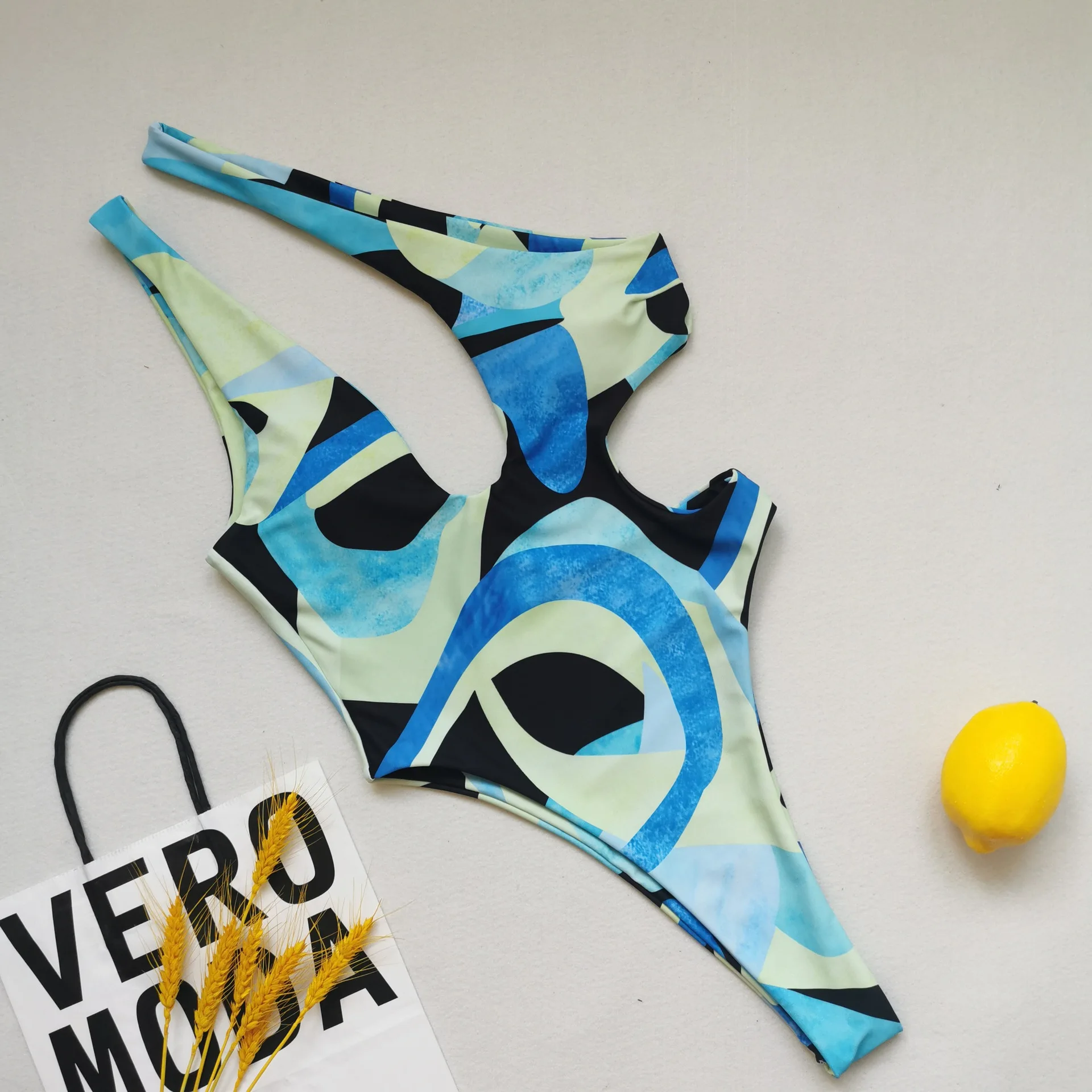 One Piece Swimsuit 2021 Sexy Print Hollow Out Swimwear Women Backless Beach Wear Brazilian Bathing Suit Push Up Biquini
One Piece Swimsuit 2021 Sexy Print Hollow Out Swimwear Women Backless Beach Wear Brazilian Bathing Suit Push Up Biquini