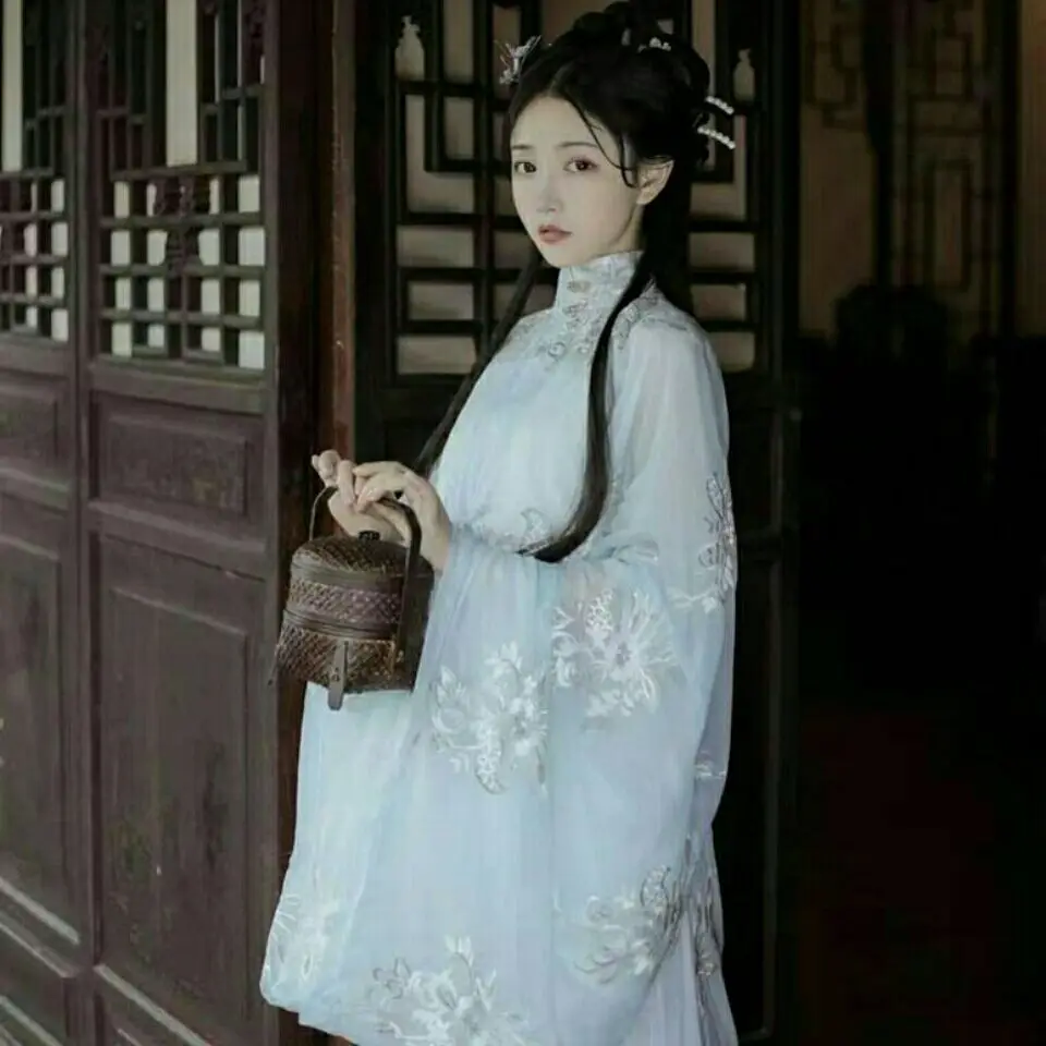 New Hanfu Dress Chinese Women Long Robe Ming Dynasty Hanfu Ancient Clothes Traditional Elegant Classical Dance Stage Costumes
New Hanfu Dress Chinese Women Long Robe Ming Dynasty Hanfu Ancient Clothes Traditional Elegant Classical Dance Stage Costumes
