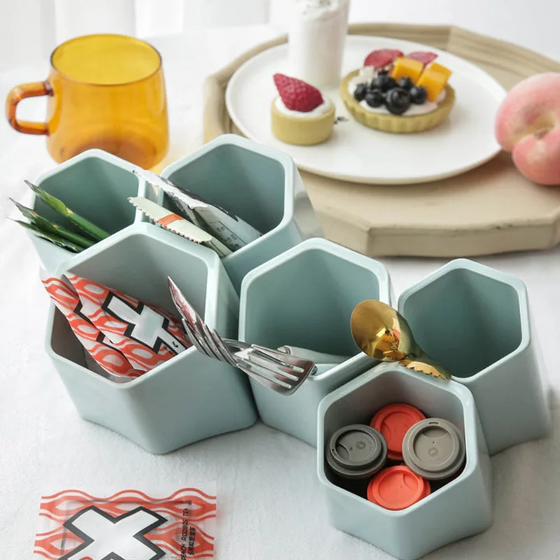 Creative Pen Holder Interlock Hexagonal Display Stand Classified Storage Pencil Holder Organizer Pen Holder for Office Home
Creative Pen Holder Interlock Hexagonal Display Stand Classified Storage Pencil Holder Organizer Pen Holder for Office Home