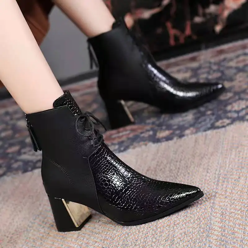 Women Martin Boots Fashion Pointed-Toe Soft Cowskin Lace-Up 6cm Square Heel Zipper Ankle Boots Woman Black Shoes Ladies Footwear
Women Martin Boots Fashion Pointed-Toe Soft Cowskin Lace-Up 6cm Square Heel Zipper Ankle Boots Woman Black Shoes Ladies Footwear