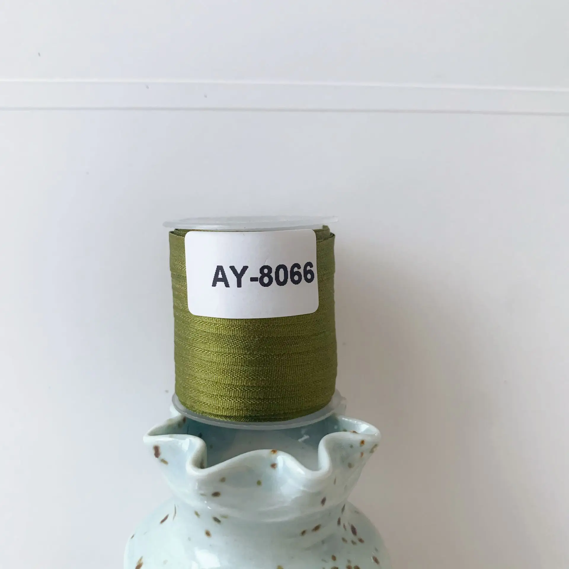 AY-8066 A Roll Wholesale 2mm-36mm 100% Pure Silk Embroidery Ribbons Handcraft Supply Double Faced Thin Taffeta Silk Ribbon
AY-8066 A Roll Wholesale 2mm-36mm 100% Pure Silk Embroidery Ribbons Handcraft Supply Double Faced Thin Taffeta Silk Ribbon