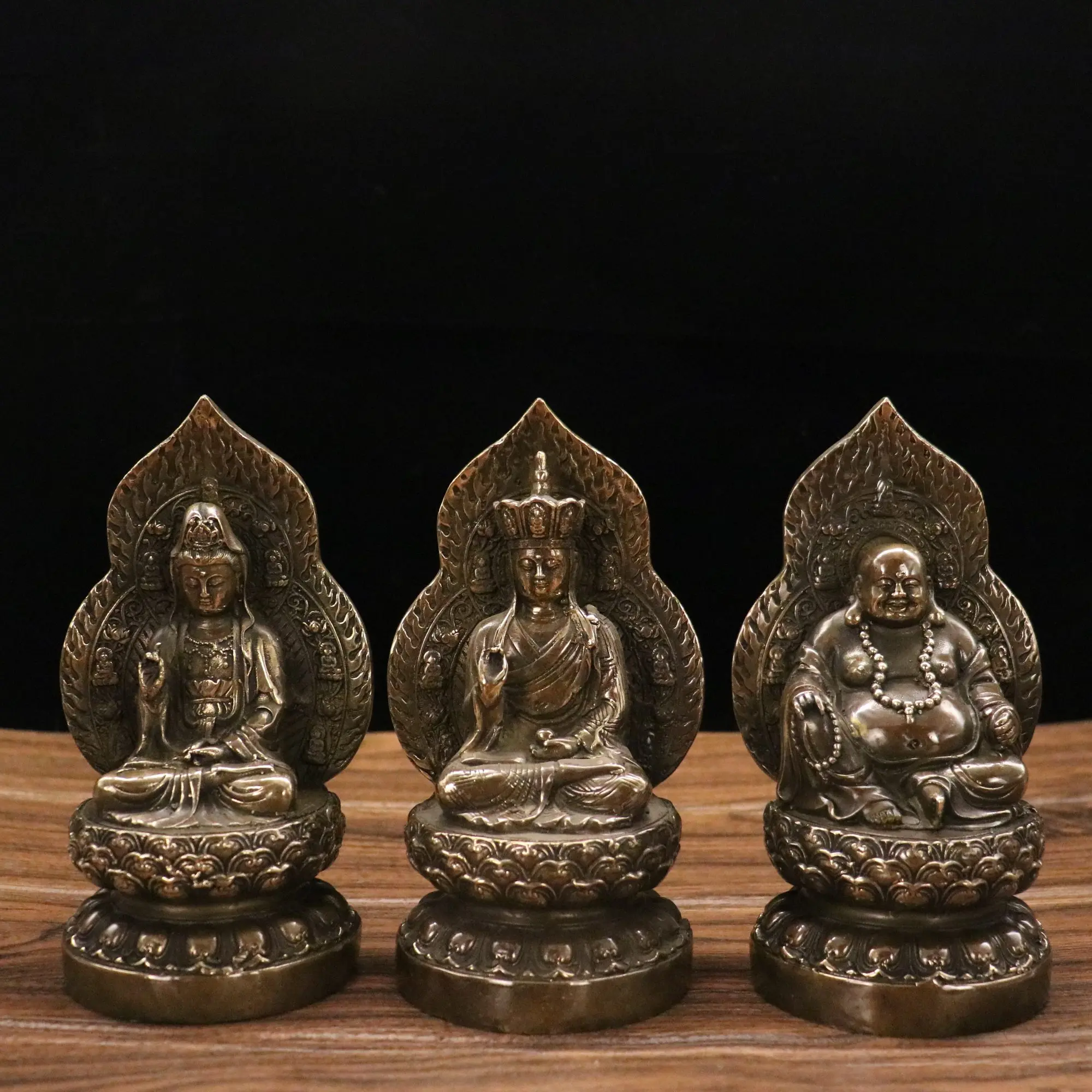 8"Chinese Folk Collection Old Bronze Three Saints of the West Guanyin Maitreya Ksitigarbha Back light Sitting Buddha set
8"Chinese Folk Collection Old Bronze Three Saints of the West Guanyin Maitreya Ksitigarbha Back light Sitting Buddha set