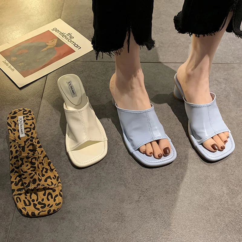 Summer New Slippers Women Peep Toe High Heels Shoes Outdoor Fashion Wild Round Heels Women Shoes Leopard Sandals Slipper Shoe
Summer New Slippers Women Peep Toe High Heels Shoes Outdoor Fashion Wild Round Heels Women Shoes Leopard Sandals Slipper Shoe