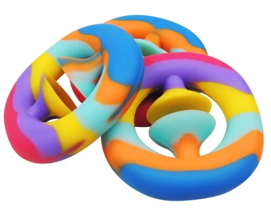 Press the silicone grip to exercise the arm muscle and train the five finger strength grip ring
Press the silicone grip to exercise the arm muscle and train the five finger strength grip ring