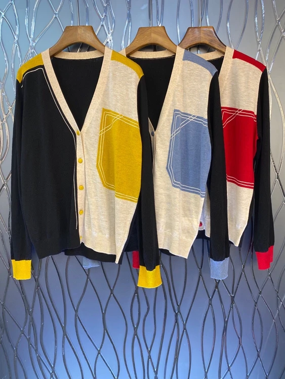 Женский кардиган на пуговицах, свитер с V-образным вырезом и длинными рукавами, украшенный вышивкой, 2021
Женский кардиган на пуговицах, свитер с V-образным вырезом и длинными рукавами, украшенный вышивкой, 2021