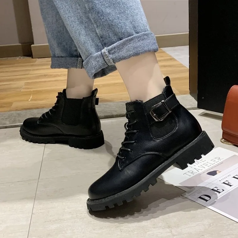 Ladies Retro Style Lace-up Boots Ladies Flat Ankle Boots Female British Style Martin Boots New Female Short Boots Platform Boots
Ladies Retro Style Lace-up Boots Ladies Flat Ankle Boots Female British Style Martin Boots New Female Short Boots Platform Boots
