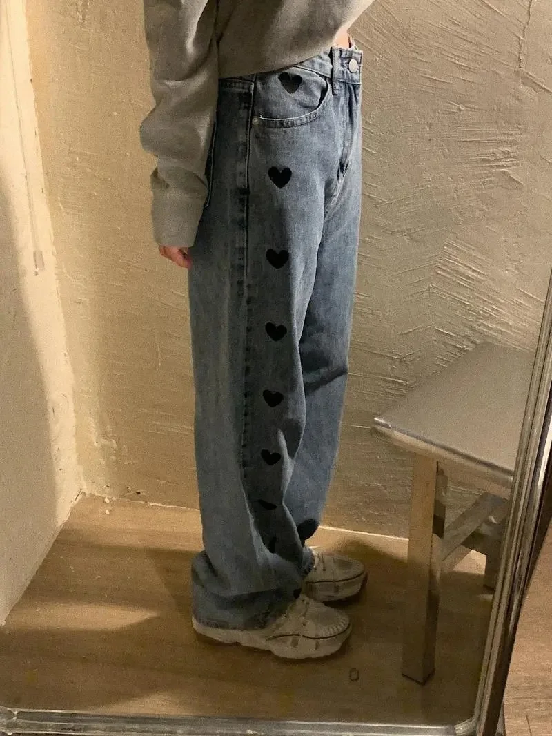 Women Jeans 2021 Spring Heart Embroidery Streetwear High Waist Wide Leg Long Pants Vintage Casual Baggy Straight Denim Trouser
Women Jeans 2021 Spring Heart Embroidery Streetwear High Waist Wide Leg Long Pants Vintage Casual Baggy Straight Denim Trouser