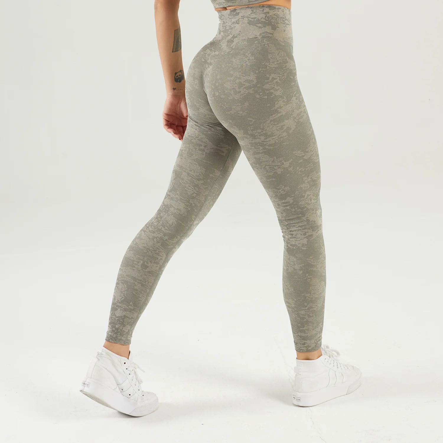 Camouflage Women Gym Yoga Seamless Pants Camo Sports Clothes Stretchy High Waist Athletic Exercise Fitness Leggings Activewear
Camouflage Women Gym Yoga Seamless Pants Camo Sports Clothes Stretchy High Waist Athletic Exercise Fitness Leggings Activewear