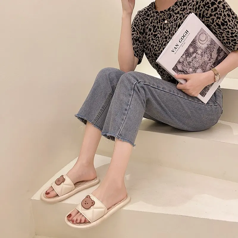 Low Shoes Woman 2021 Slippers Casual Lady Pantofle Luxury Massage Girl Flat Rubber New Rome Slides PU Fabric Flat Shoes Female L
Low Shoes Woman 2021 Slippers Casual Lady Pantofle Luxury Massage Girl Flat Rubber New Rome Slides PU Fabric Flat Shoes Female L