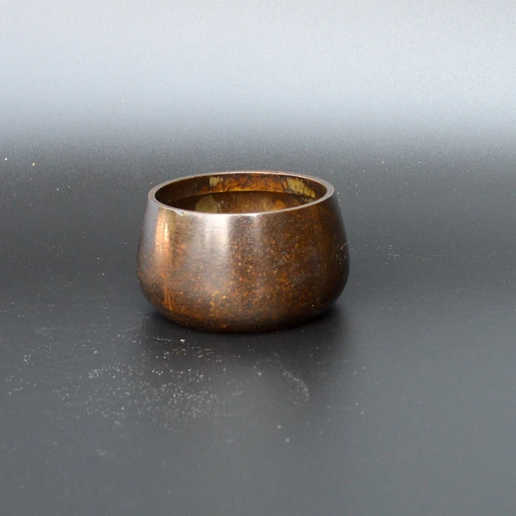 Pure copper Mini copper censer, playing with smoked incense burner, antique collection, decorative crafts.
Pure copper Mini copper censer, playing with smoked incense burner, antique collection, decorative crafts.