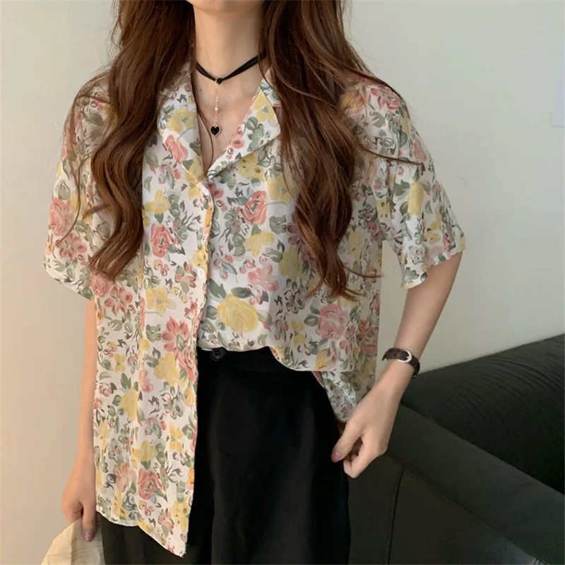 HziriP New Shirt For Women 2020 Summer Floral Chiffon Short Sleeve V-neck Fresh Female Casual Loose All-Match Student Drape Tops
HziriP New Shirt For Women 2020 Summer Floral Chiffon Short Sleeve V-neck Fresh Female Casual Loose All-Match Student Drape Tops