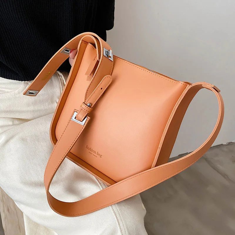 Square Design Small Shoulder Bags Women's PU Leather Crossbody Bag Luxury Branded Trendy Handbags 2021 Lady Fashion Underarm Bag
Square Design Small Shoulder Bags Women's PU Leather Crossbody Bag Luxury Branded Trendy Handbags 2021 Lady Fashion Underarm Bag
