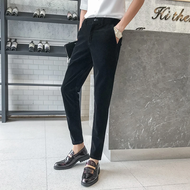 2021 Classic Suit Pants for Men Casual Vintage Golden Velvet Social Wedding Ankle Length Formal Pant High Quality Male Clothing 
2021 Classic Suit Pants for Men Casual Vintage Golden Velvet Social Wedding Ankle Length Formal Pant High Quality Male Clothing